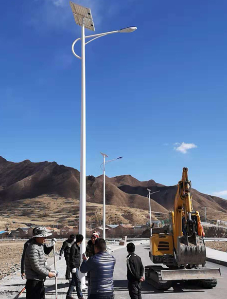 甘南碌曲10米海西太阳能路灯项目