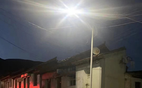 农村院子里最适合的海西太阳能路灯亮度与安装要点