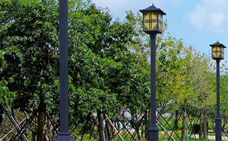 太阳能海西庭院灯价格为何差三倍？关键看这几点